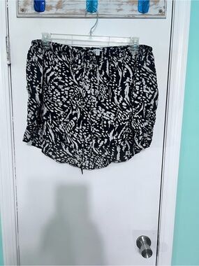 Sophia Vergara Black and White Printed Mini Skirt Size XXL